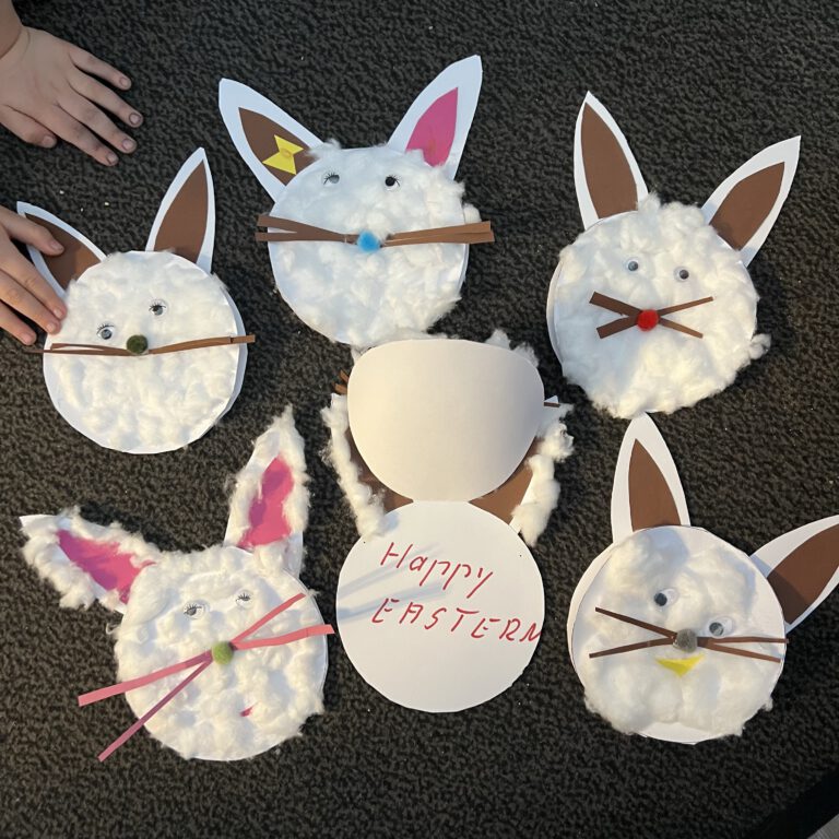 Osterhasen und Vogelnester